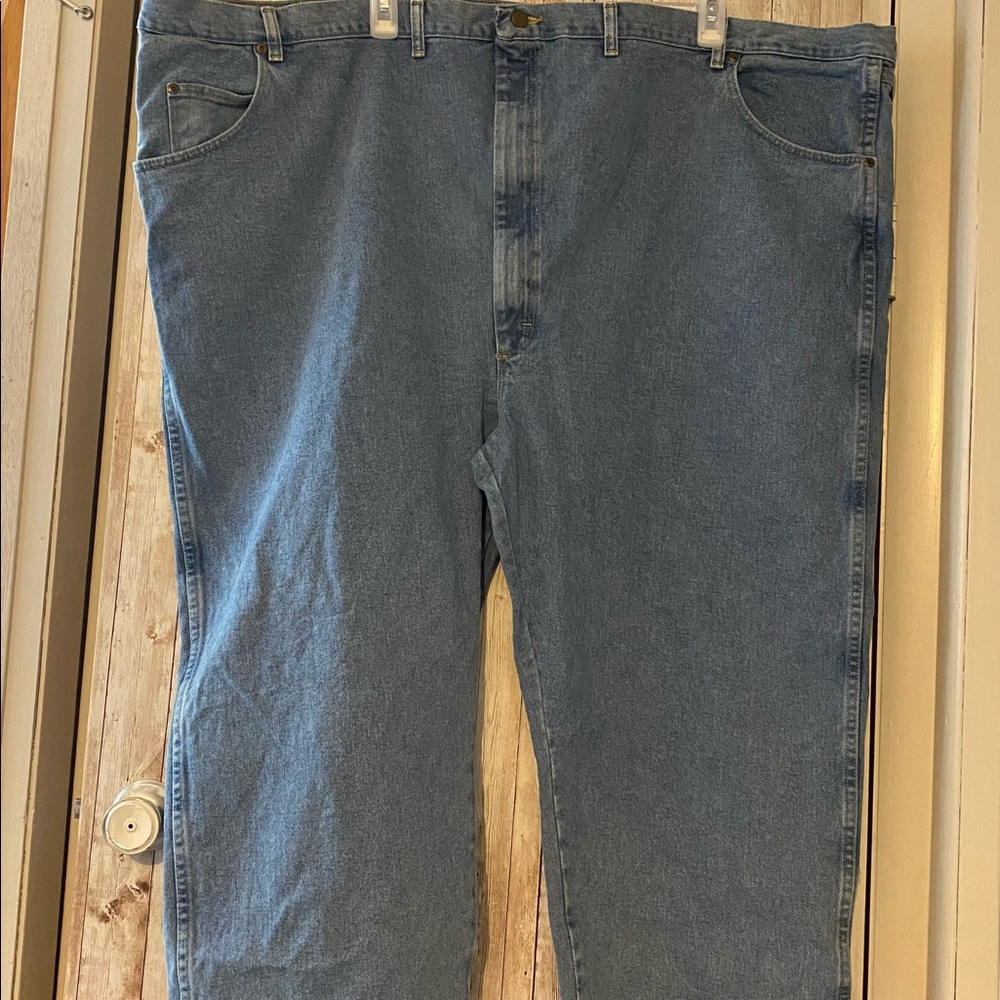Wrangler men's jeans 60 x 28 blue jeans medium wash good condition Pants